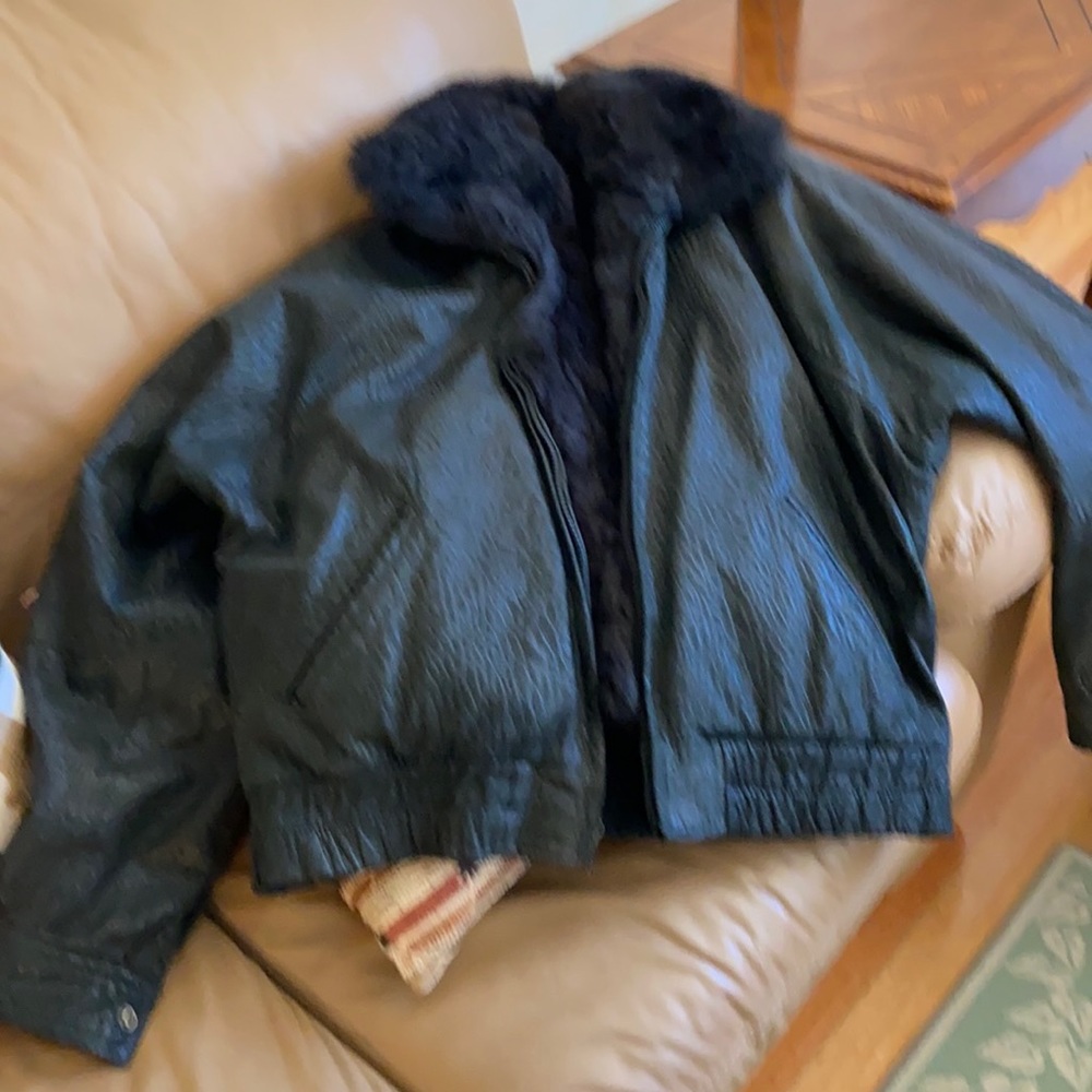 Gorgeous men’s Andrew Marc jacket,